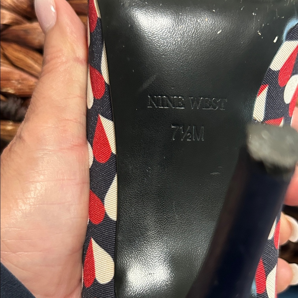 Nine West Red, White & Blue Heart Pattern Heels Size 7.5 - Picture 6 of 6
